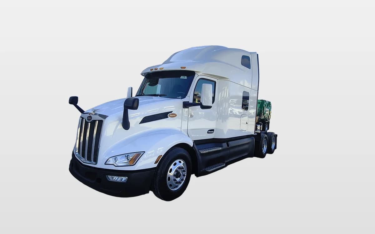 2023 Peterbilt 579 — photo 1