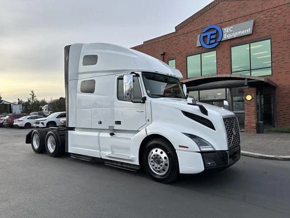 2022 Volvo VNL 760