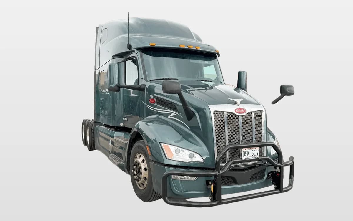 2023 Peterbilt 579 — photo 1