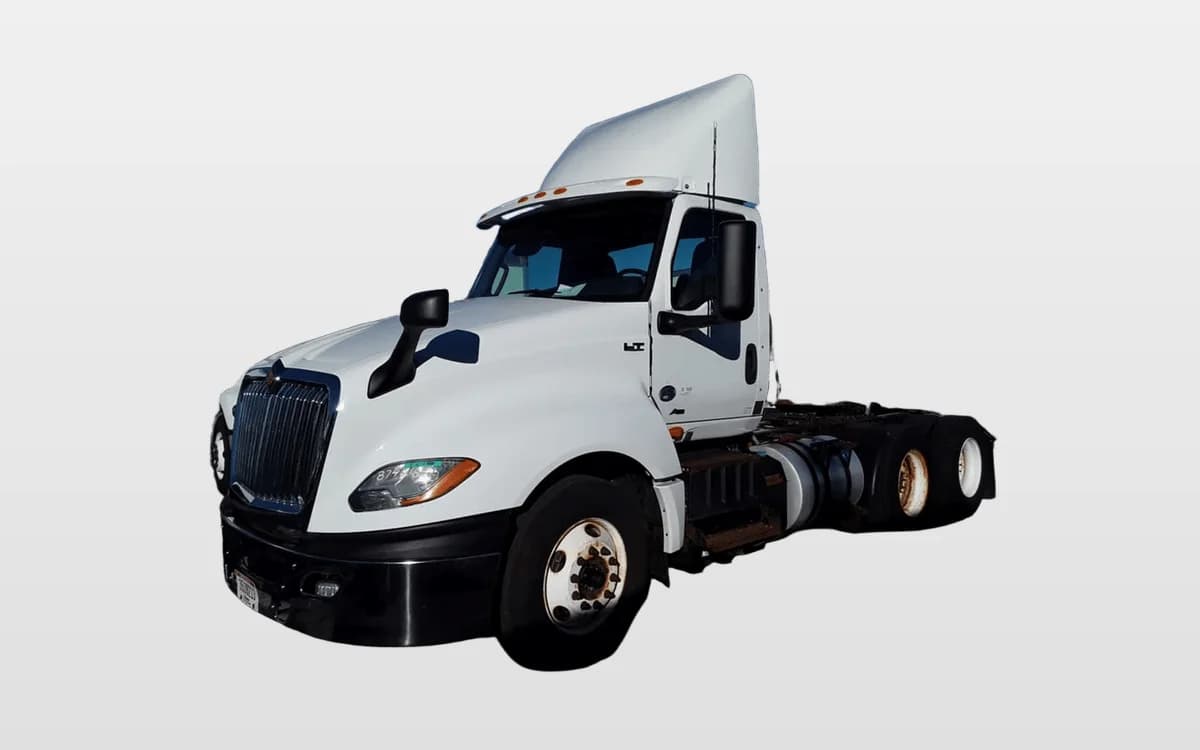 2019 International LT — photo 1