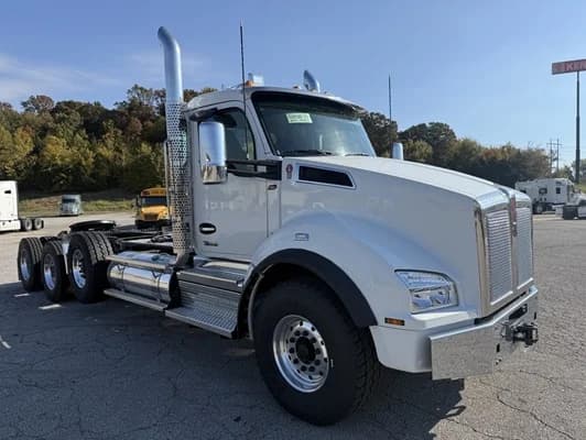 2026 Kenworth T880