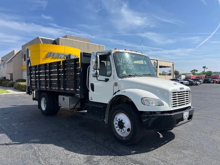 2019 Freightliner M2 106