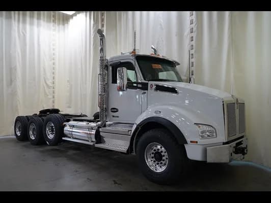 2027 Kenworth T880