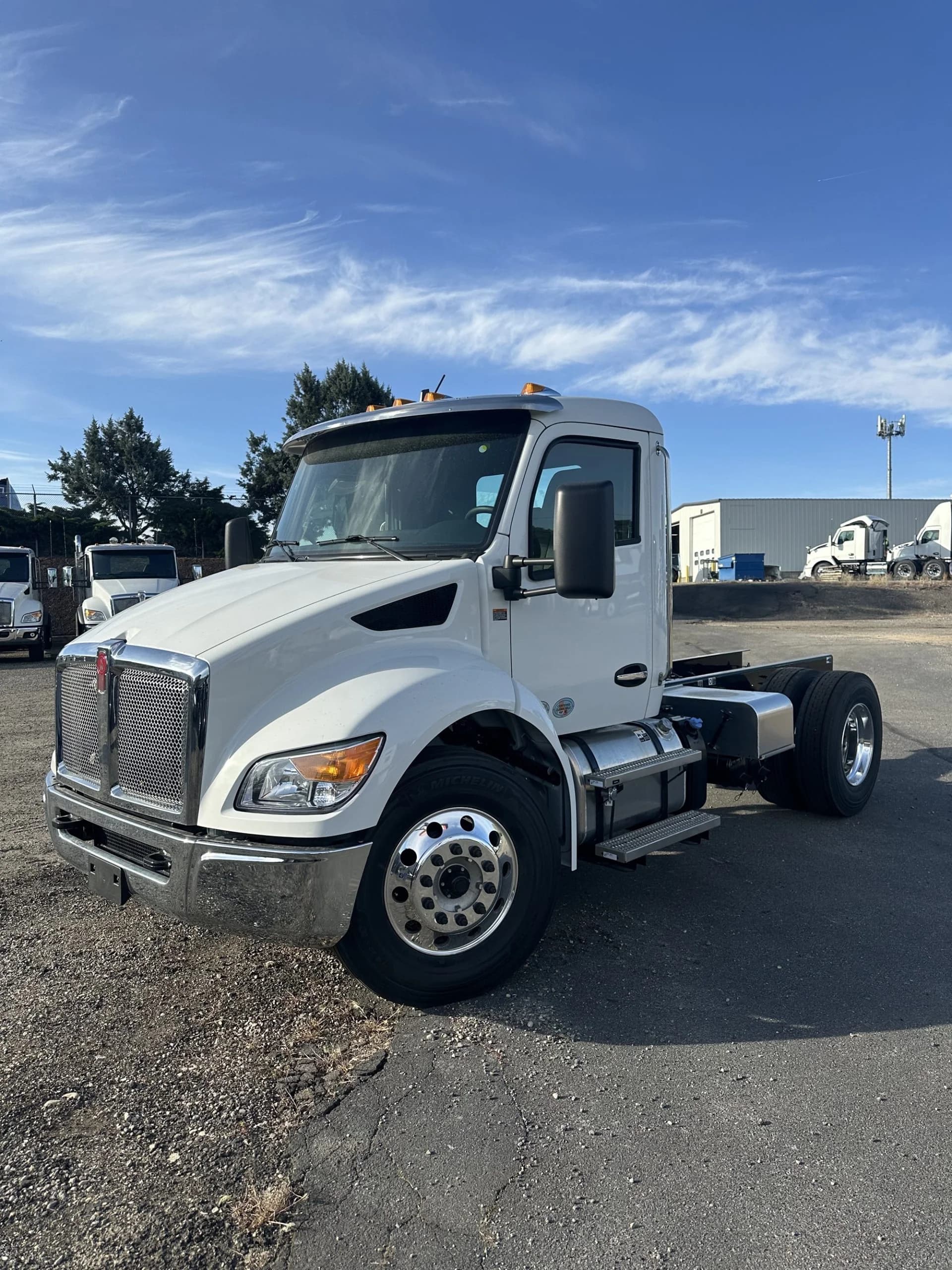 2025 Kenworth T380