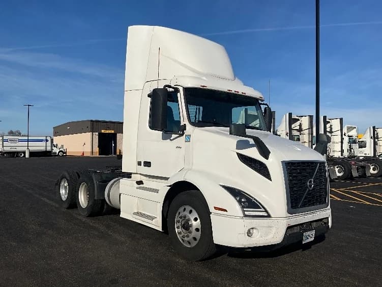 2021 Volvo VNR 640