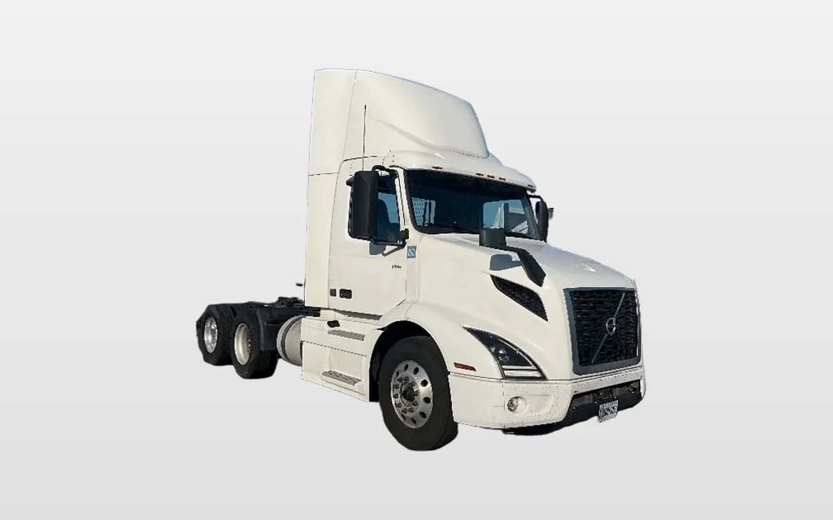 2021 Volvo VNR 640 — photo 1
