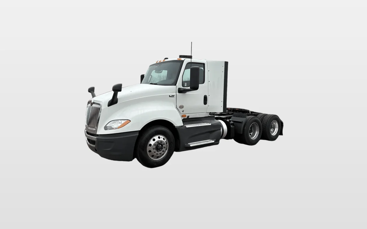 2021 International LT — photo 1