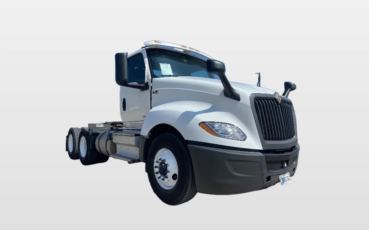 2020 International LT — photo 1