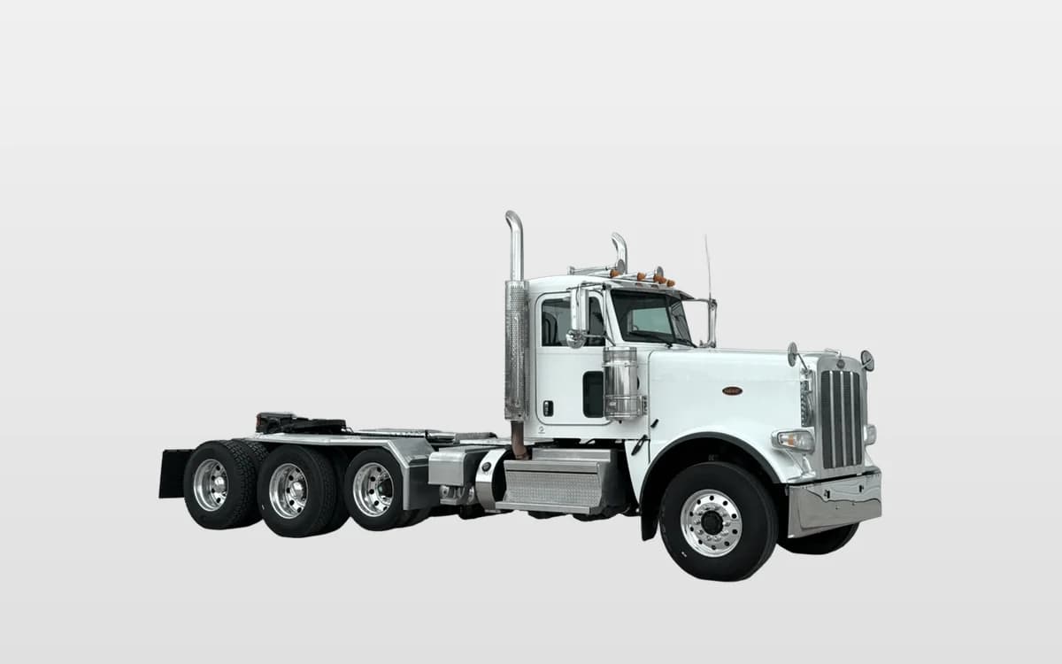 2019 Peterbilt 389 — photo 1