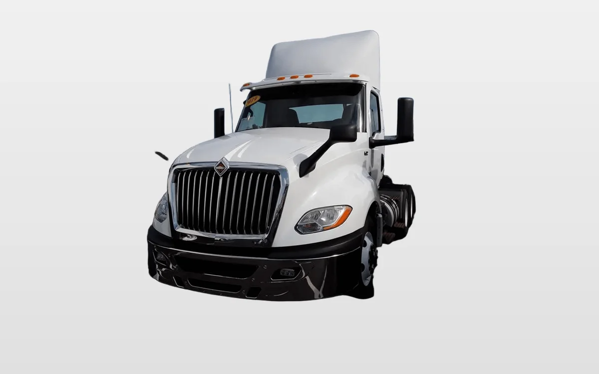 2019 International LT — photo 1