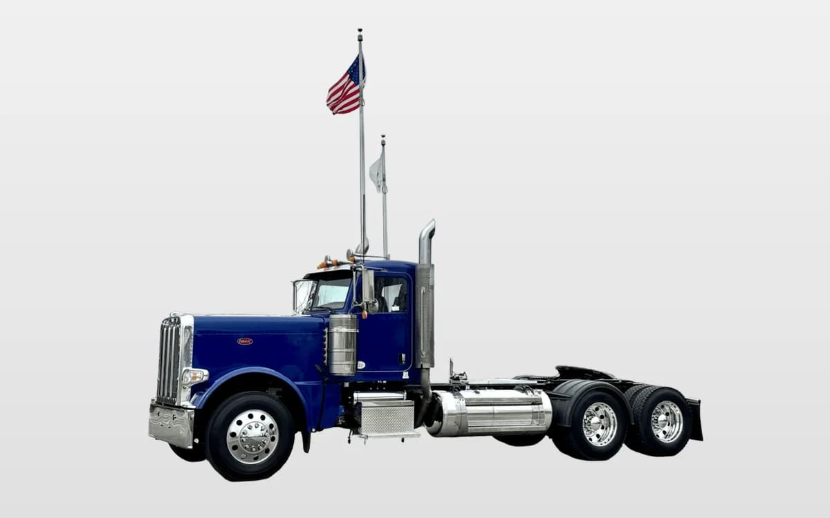 2022 Peterbilt 389 — photo 1