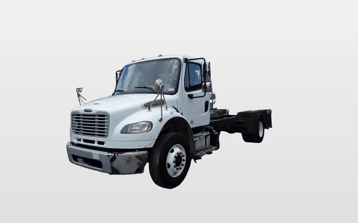 2014 Freightliner M2 106 — photo 1