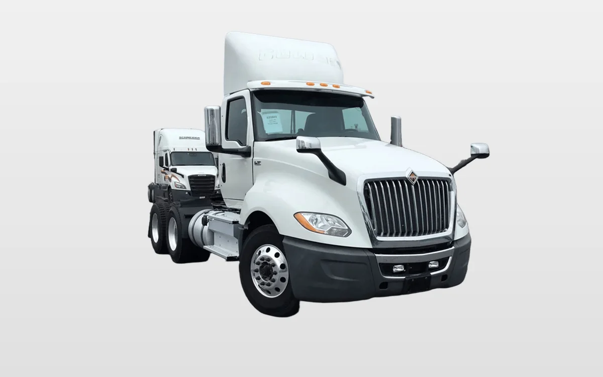 2021 International LT — photo 1