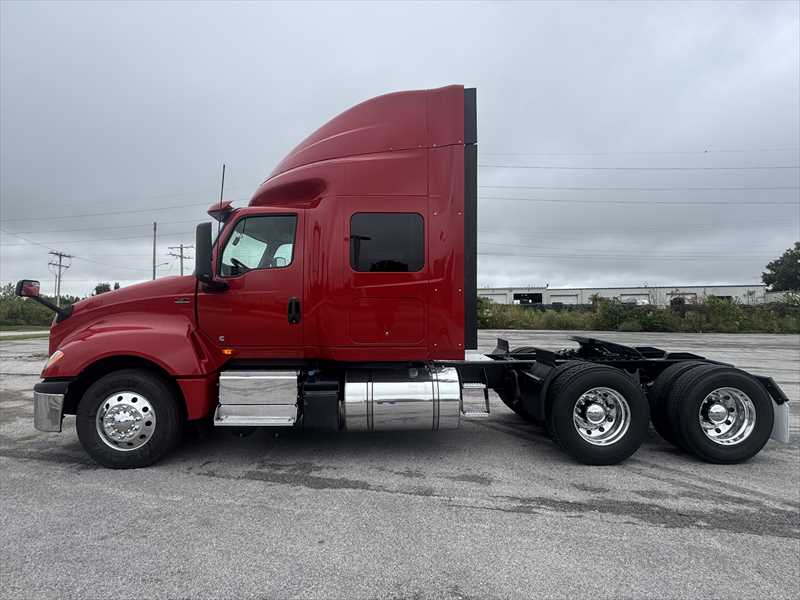 2021 International LT — photo 2