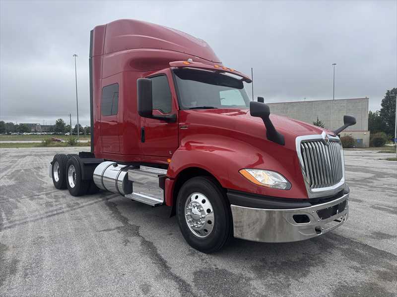 2021 International LT — photo 5