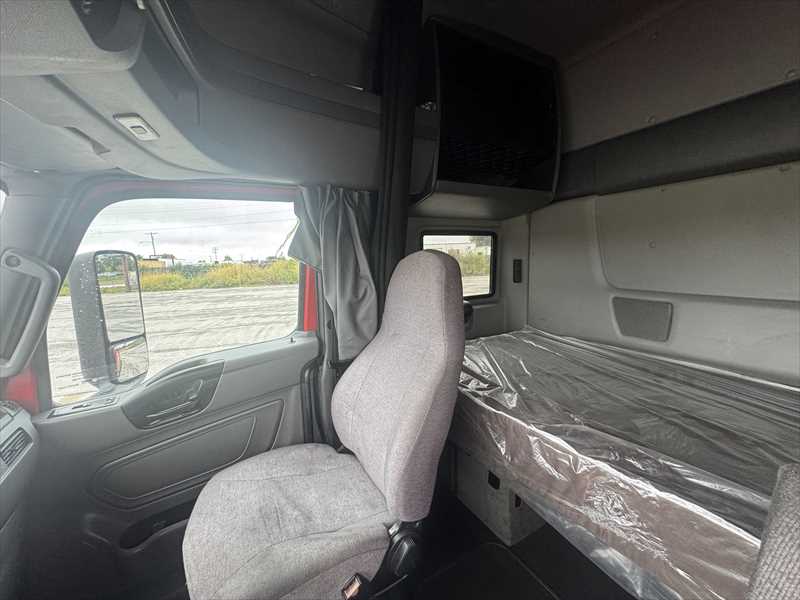 2021 International LT — photo 17