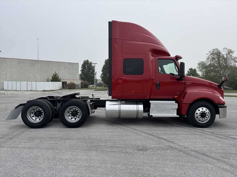 2021 International LT — photo 5