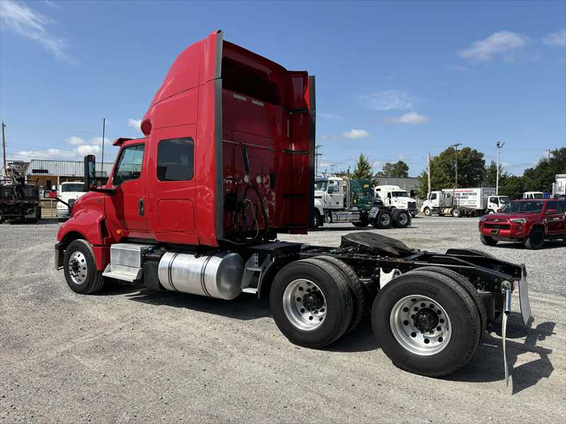 2021 International LT — photo 2