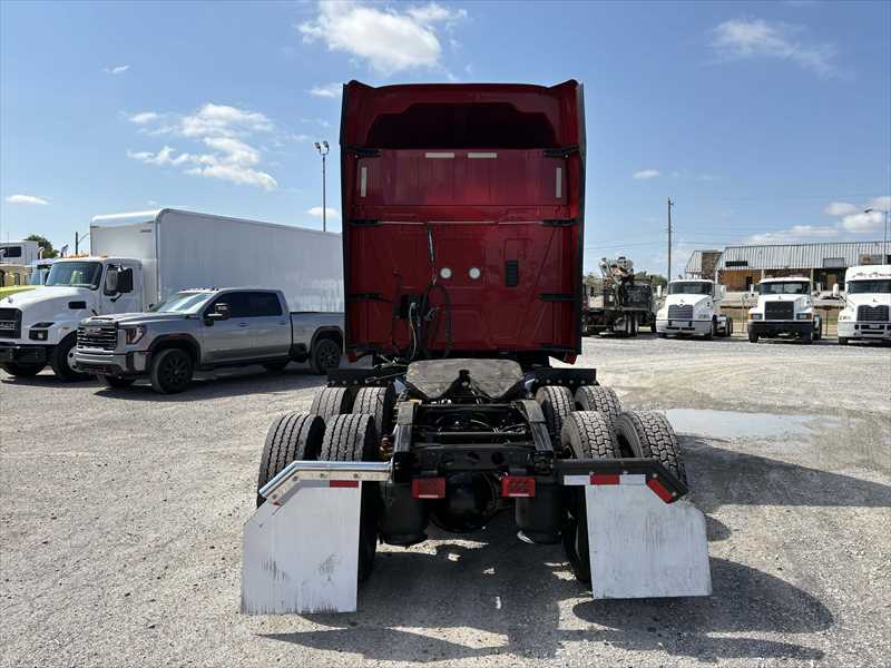 2021 International LT — photo 3