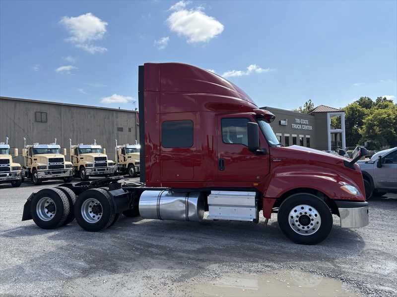 2021 International LT — photo 5