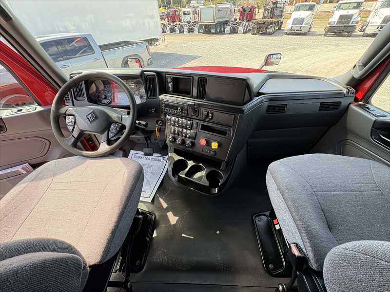 2021 International LT — photo 10