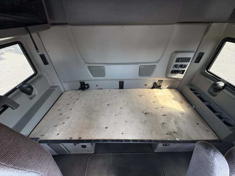 2021 International LT — photo 14