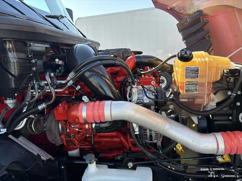 2021 International LT — photo 11