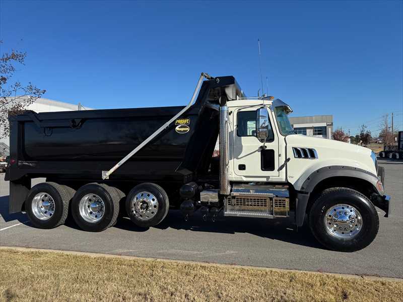 2023 Mack Granite — photo 6