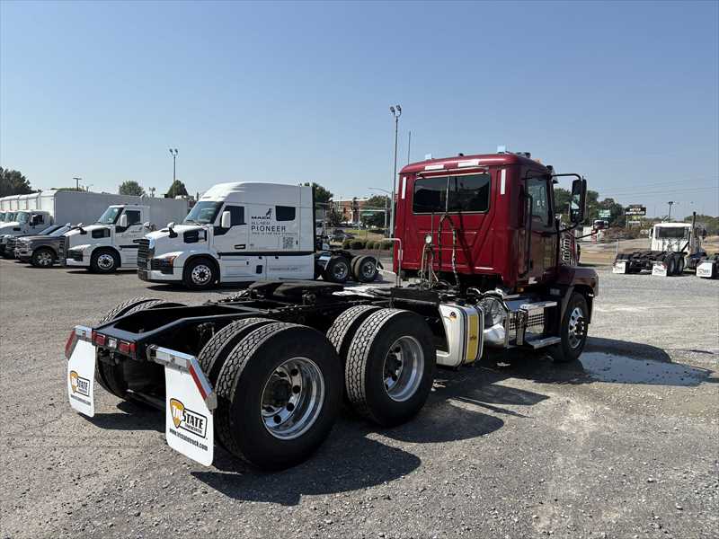 2025 Mack Anthem — photo 5