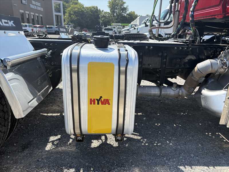 2025 Mack Anthem — photo 6