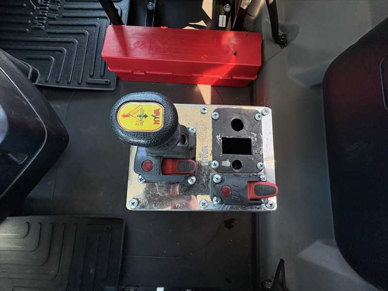 2025 Mack Anthem — photo 14