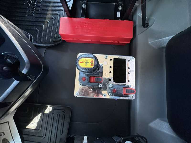 2025 Mack Anthem — photo 16