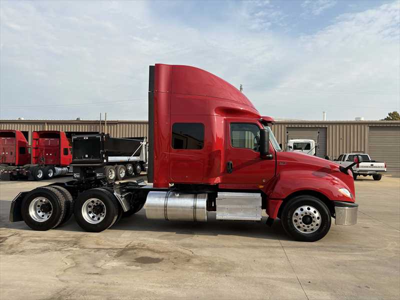 2021 International LT — photo 5