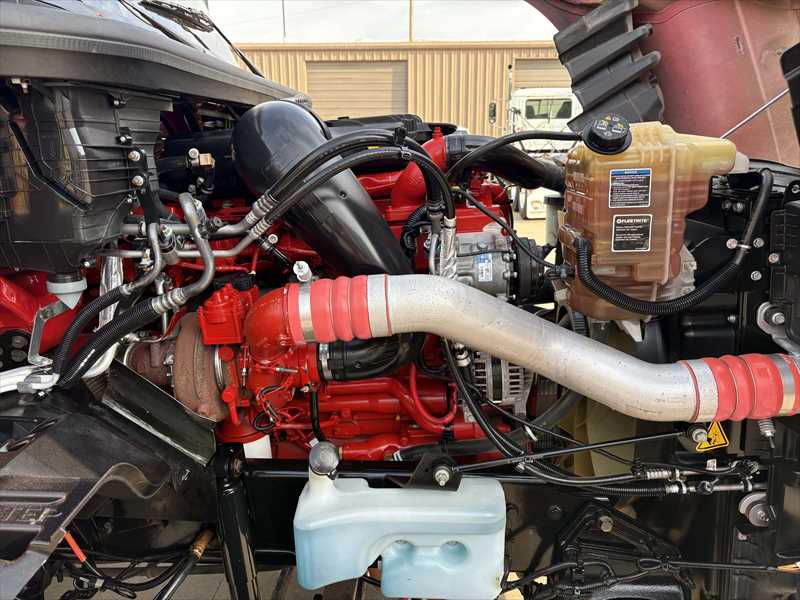 2021 International LT — photo 8