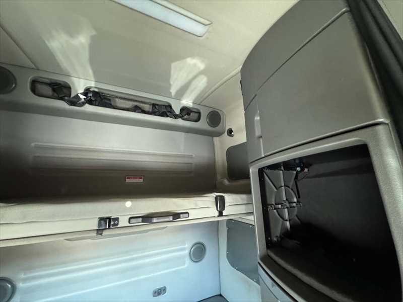 2023 Volvo VNL 860 — photo 19