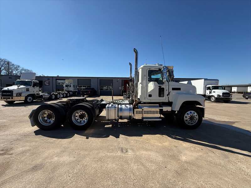 2021 Mack Pinnacle — photo 6