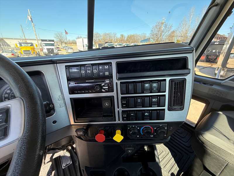 2021 Mack Pinnacle — photo 13