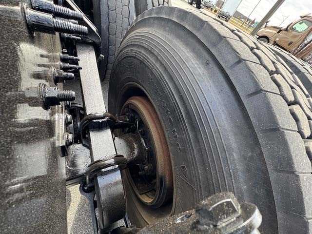 2023 Volvo VNL 860 — photo 6