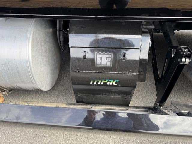 2023 Volvo VNL 860 — photo 11