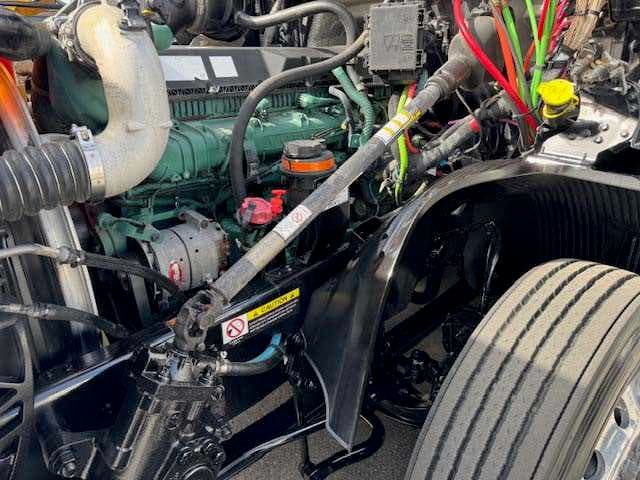 2023 Volvo VNL 860 — photo 12