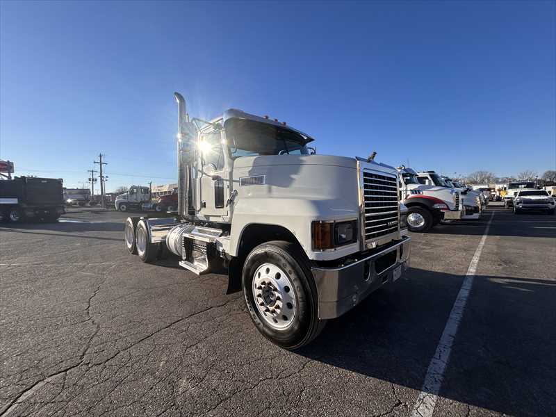 2020 Mack Pinnacle — photo 7