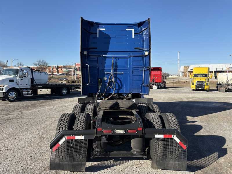 2021 Volvo VNL 760 — photo 4