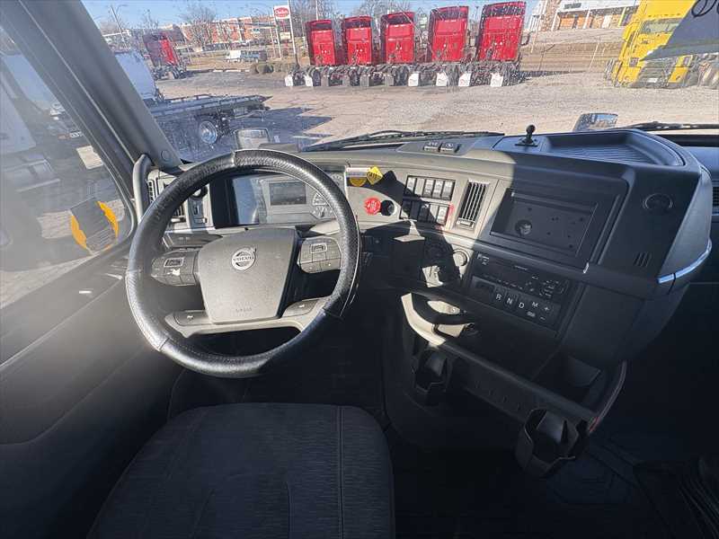 2021 Volvo VNL 760 — photo 19