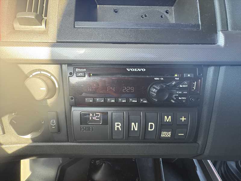 2021 Volvo VNL 760 — photo 21