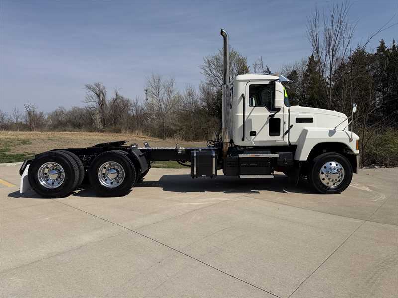 2024 Mack Pinnacle — photo 5