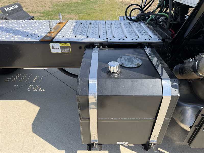 2024 Mack Pinnacle — photo 6