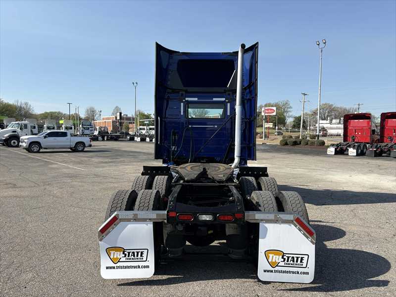 2024 Volvo VNR 640 — photo 4