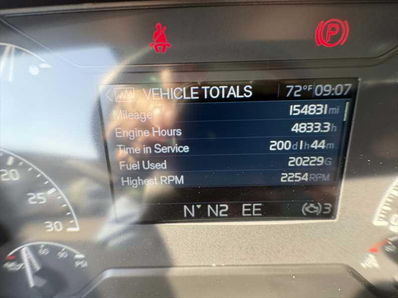 2024 Volvo VNR 640 — photo 12