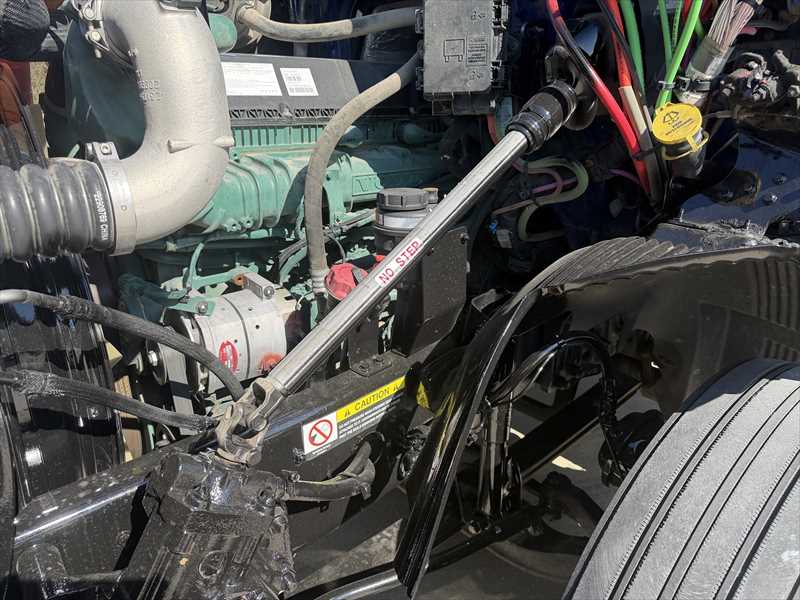 2024 Volvo VNR 640 — photo 12