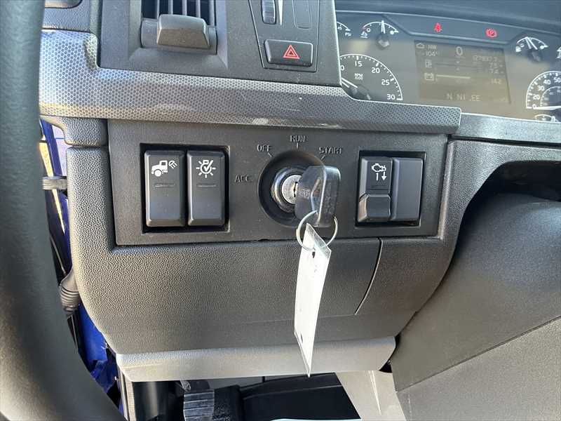 2024 Volvo VNR 640 — photo 14